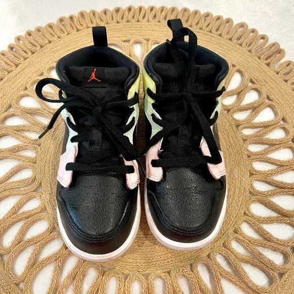 Nike Air Jordan 1 Mid Se GS  Av5174 Sneakers Black Ember Glow Barely Volt 10C - Picture 4 of 10